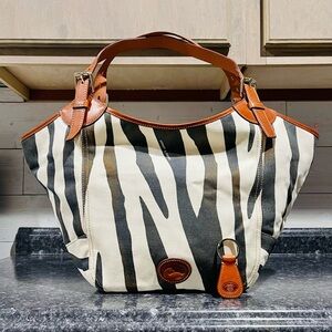 NWOT Dooney & Bourke Lg Zebra Penelope Tote